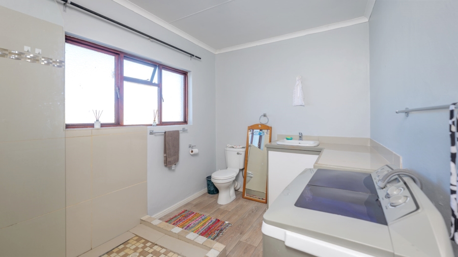 5 Bedroom Property for Sale in Bredasdorp Western Cape